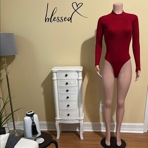 🔥Chic Red Backless Long Sleeve Bodysuit. NWT